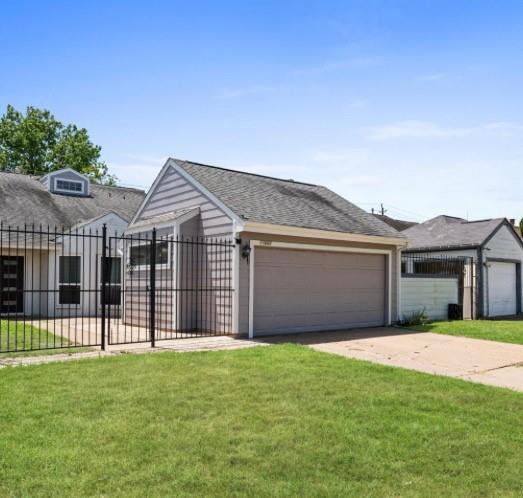Building Photo - 11847 Plumbrook Dr