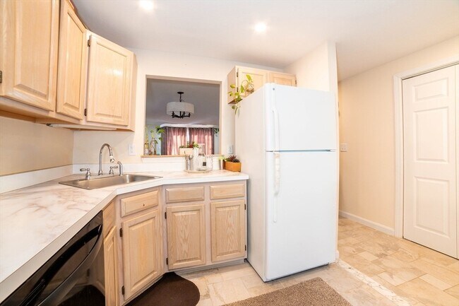 Building Photo - 67 Crystal Brook Way