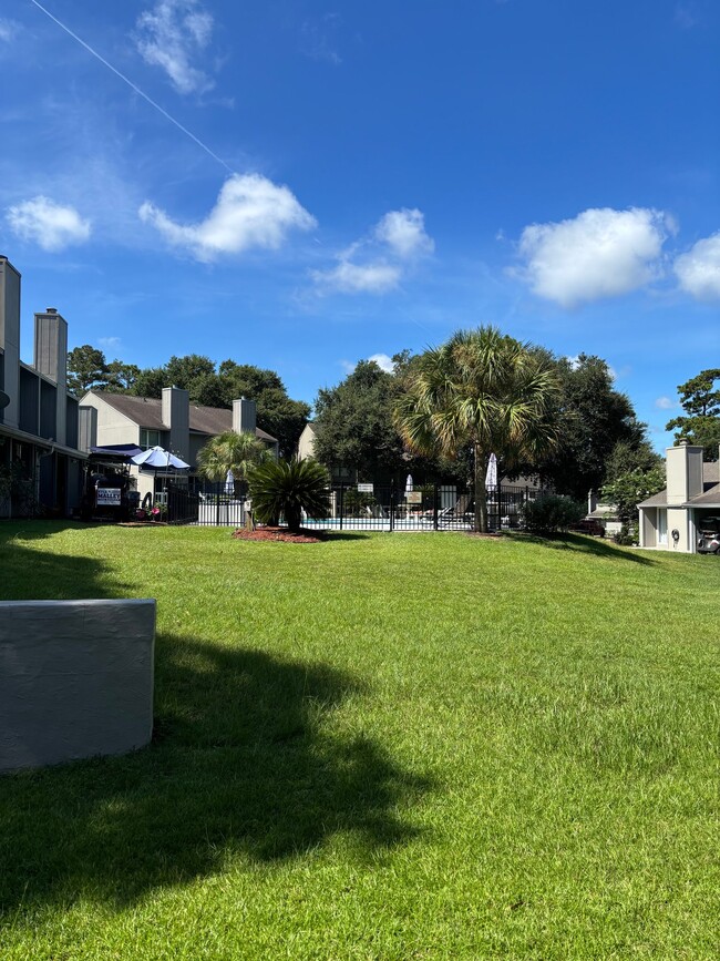 Building Photo - 262 Highpoint Dr
