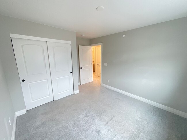 Building Photo - 3 Bedroom Townhome Available Near Voyager ...