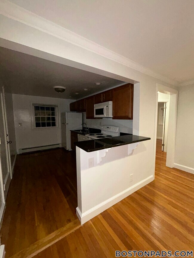 Building Photo - 67 Wyman St