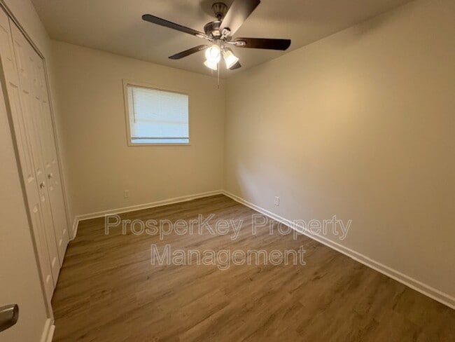 Building Photo - 861 Wright Dr