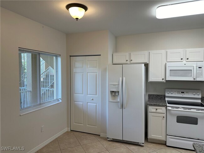 Building Photo - 10030 Maddox Ln