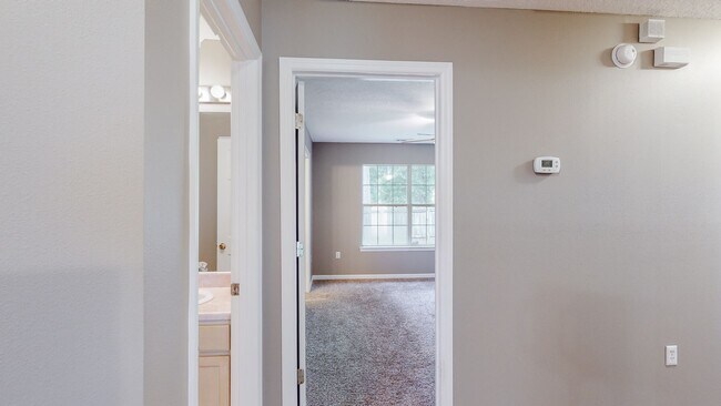 Building Photo - 3 Bedroom 2 Bathroom Home - Hope Creek Subdivision - Richmond Hill