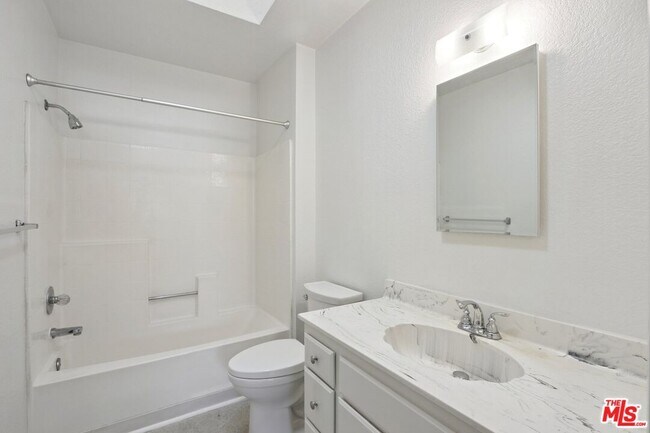 Building Photo - 5429 Troost Ave