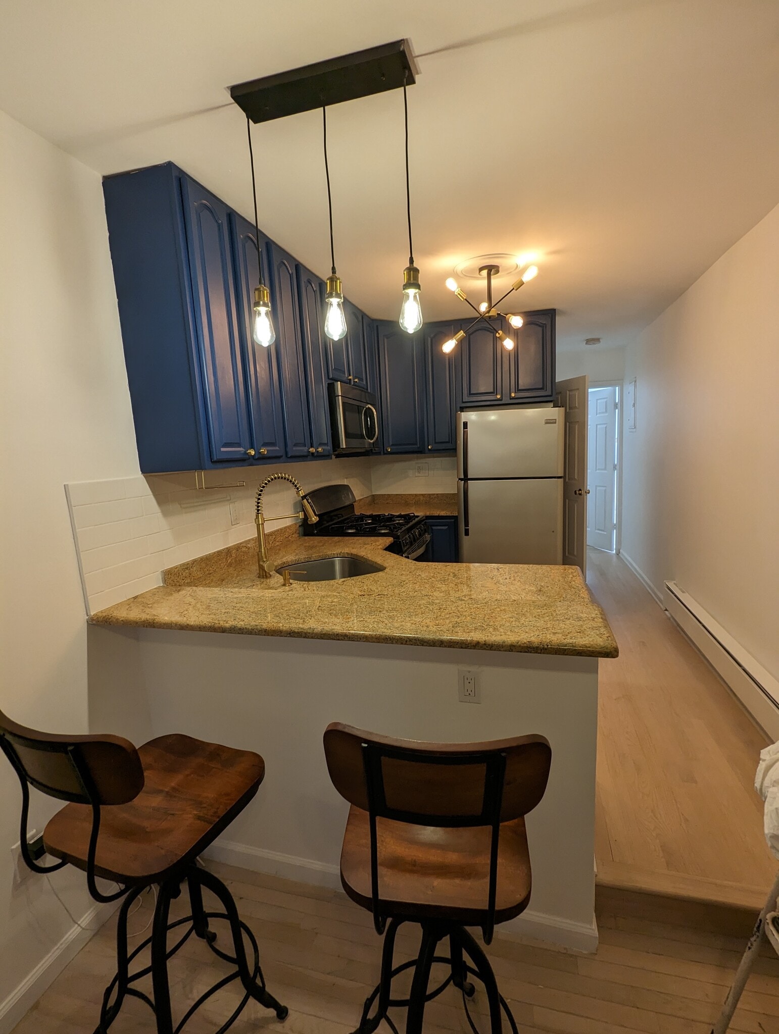 Building Photo - 162 Griffith St