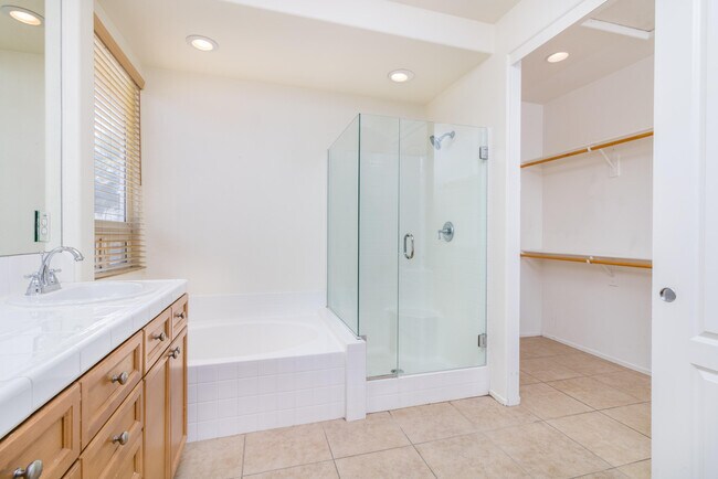 Building Photo - 66168 S Agua Dulce Dr