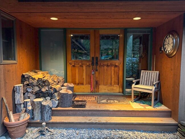 Building Photo - 458 Cider Mountain Rd