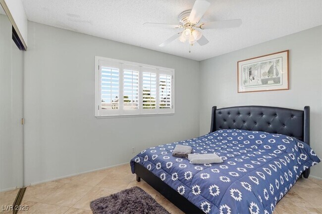 Building Photo - 3182 Moonflower Dr