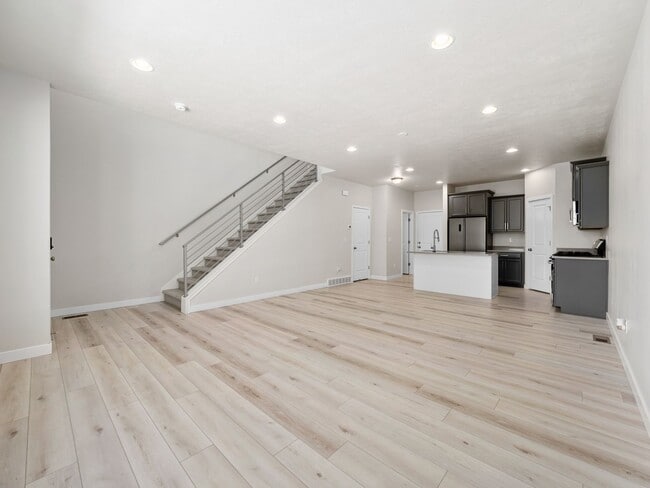 Building Photo - 15083 S Reins Wy