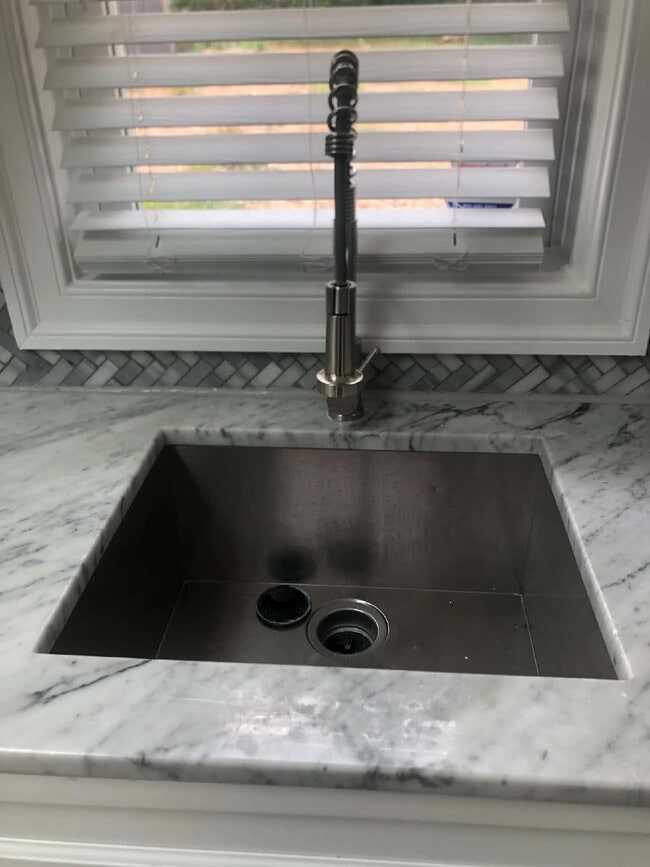 Building Photo - Newly Renovated 3BR/2.5BA Home in NE DC – Move-In Ready!