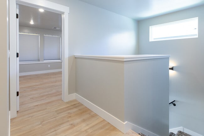 Building Photo - 5377 Remington Dr