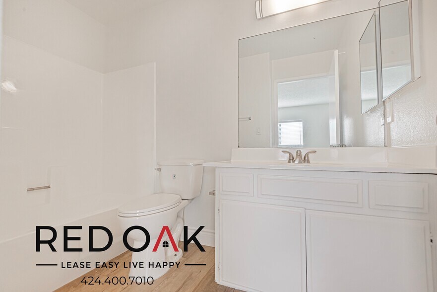 Building Photo - 706 McDonald Ave