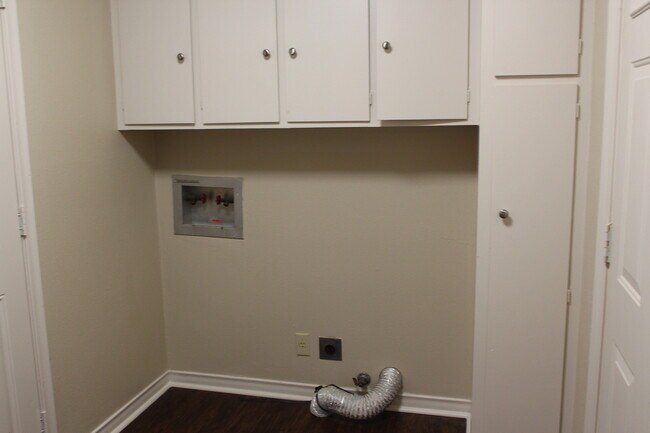Building Photo - 3012 Tower Dr