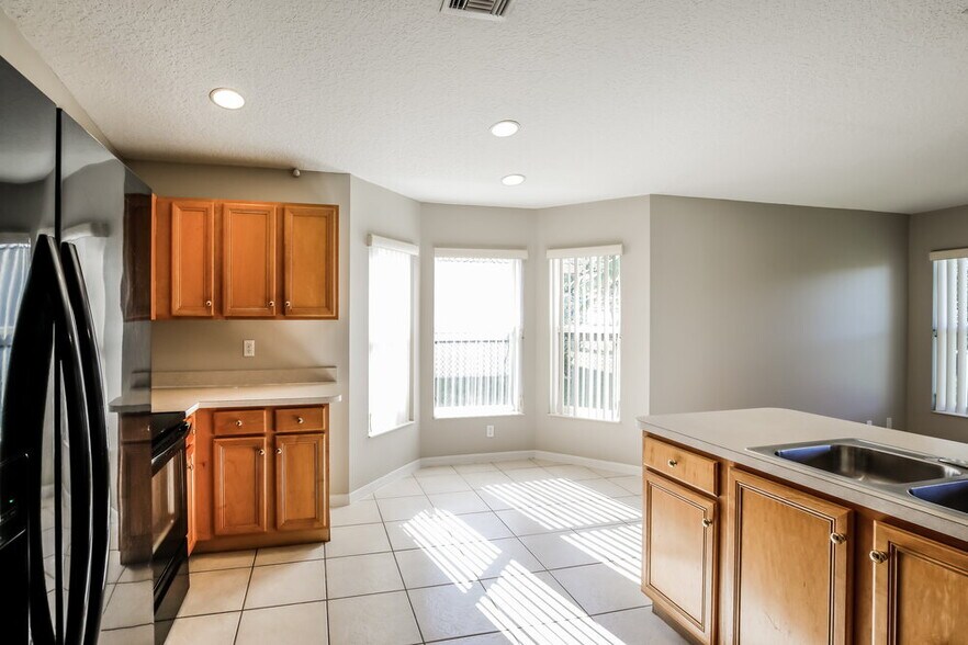 Building Photo - 103 Cocoplum Cir