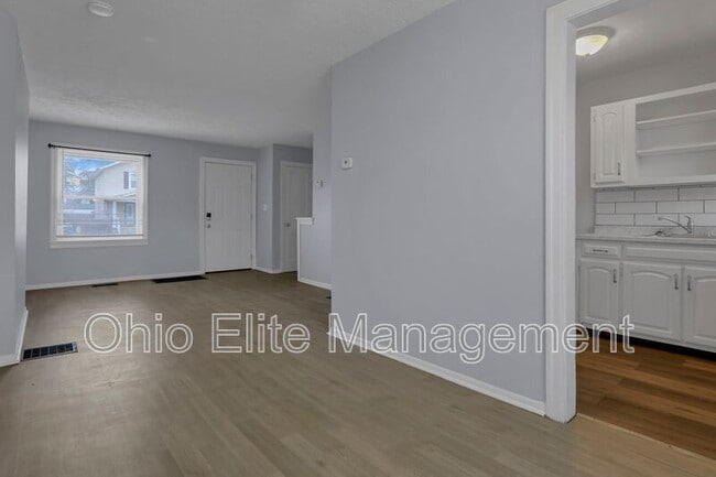 Building Photo - 2235 Homestead Dr