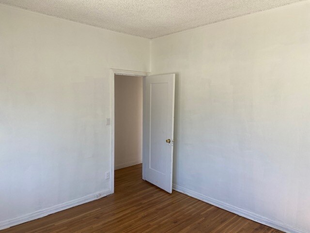 Building Photo - 800 N Mansfield Ave