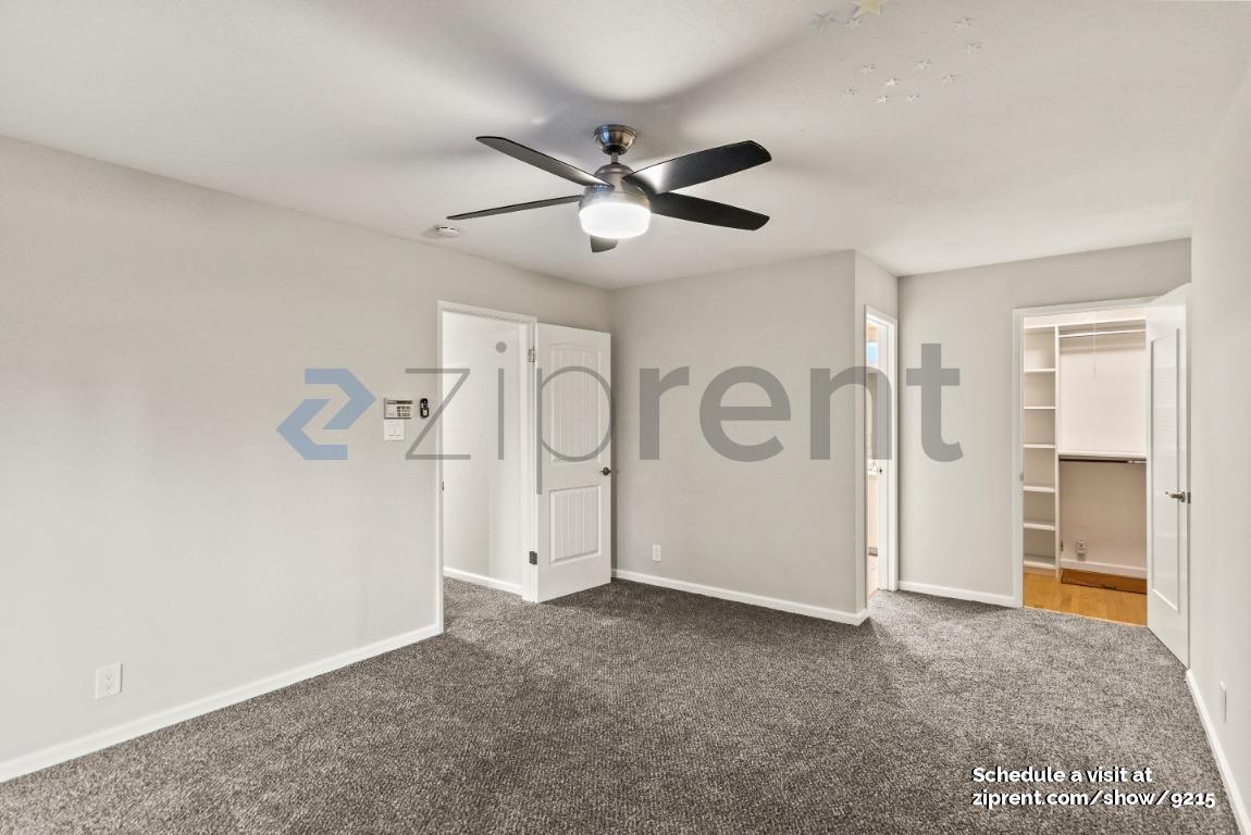 Building Photo - Unit