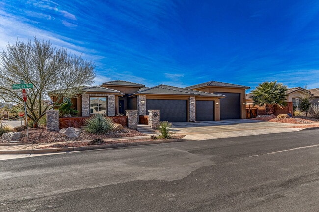 Building Photo - "Charming 3-Bedroom Retreat with 2 Baths and 2150 Sq. Ft. of Comfort in Santa Clara!"