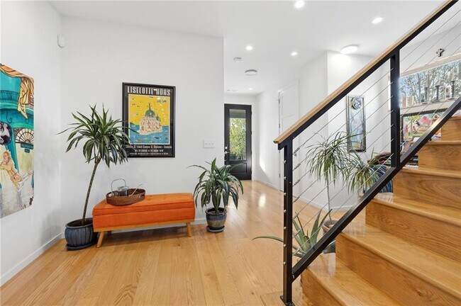 Building Photo - 632 Bella Vista Rd