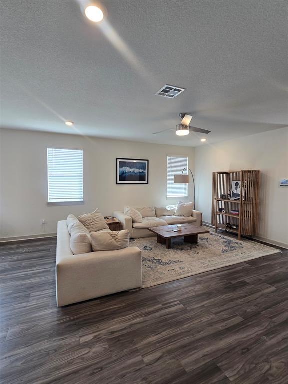 Building Photo - 7517 Smallwood Dr