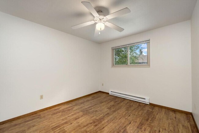 Building Photo - 1804 Lily Pl