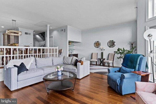 Building Photo - 543 Bridgeview Dr