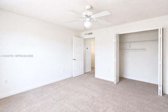Building Photo - 6136 NW Gaylord Terrace