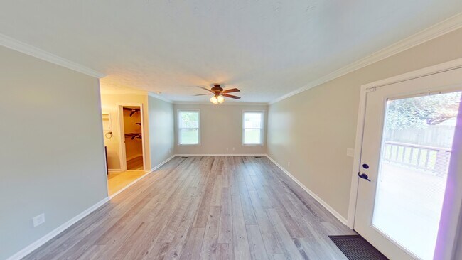 Building Photo - 867 Flintwood Rd