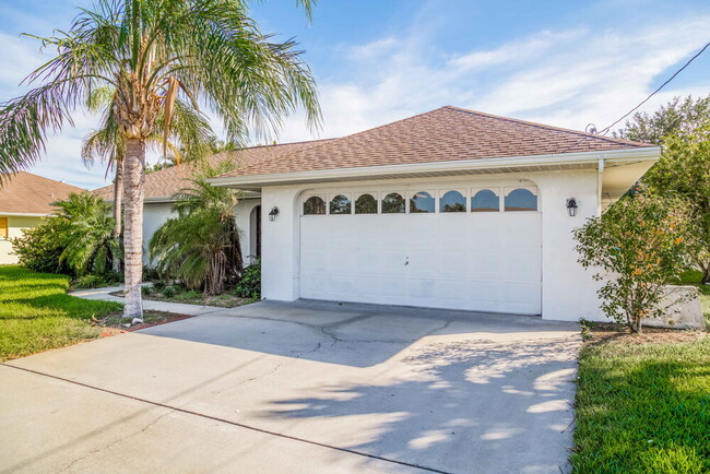 Building Photo - 1432 SE 17th Terrace