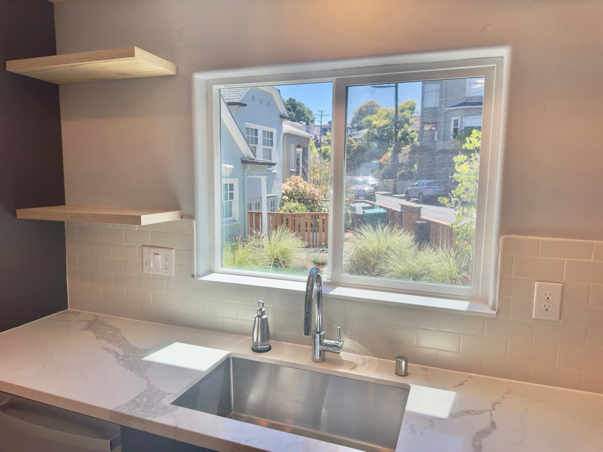 Building Photo - 914 Everett Ave