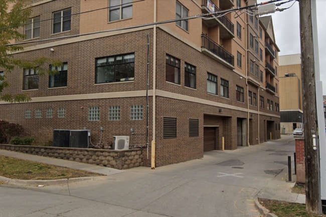Building Photo - $2,100 | 2 Bedroom, 2 Bathroom Semi-Furnis...