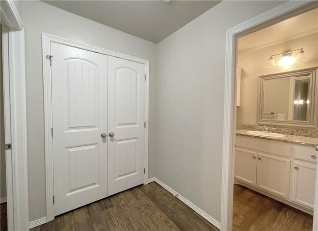 Building Photo - 2117 Buena Vida Ln