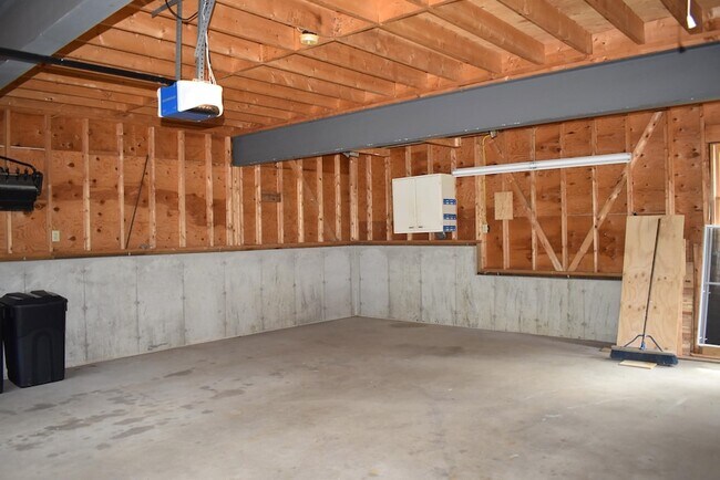 Building Photo - 2 Scabbard Mill Brook Rd