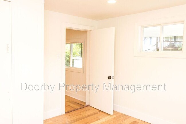 Building Photo - 814 N Germantown Rd