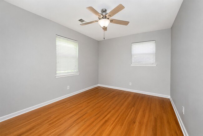 Building Photo - 9531 Weatherwood Dr