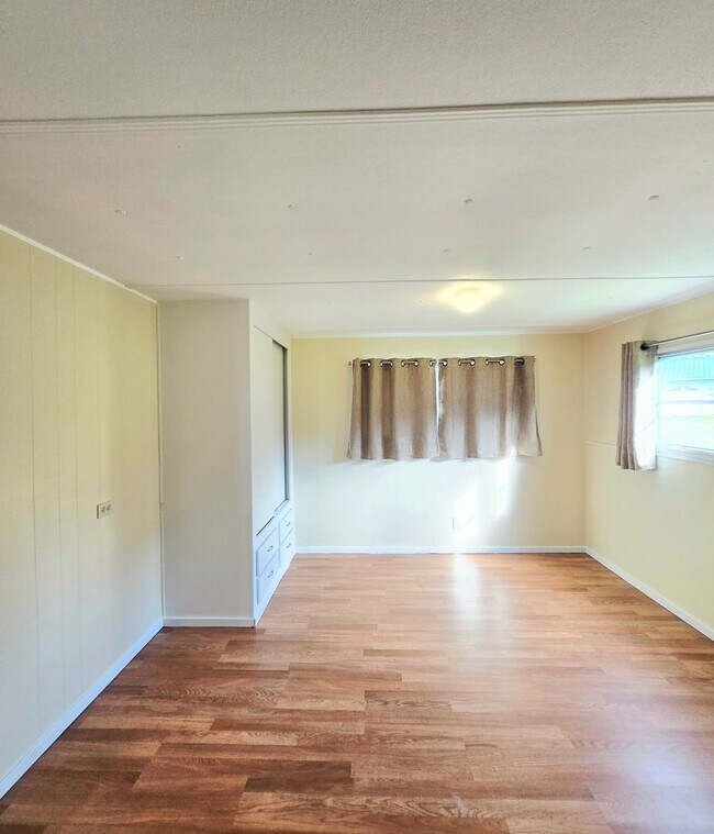 Building Photo - 2 Bed, 1 Bath - Move-In Ready in Cape George with Water Glimpses For Rent!