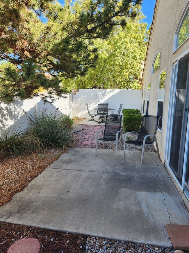 Building Photo - 7301 Quail Springs Pl NE