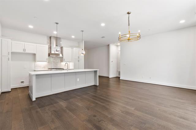 Building Photo - 15875 Spectrum Dr