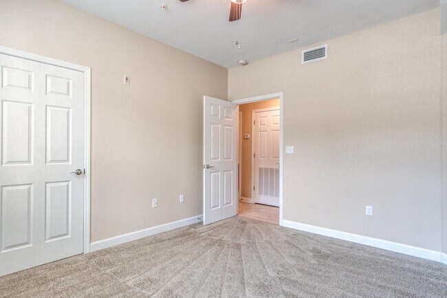 Building Photo - The Residences at Cypress Preserve Luxury 2B/2B Apartment in FWB in Pristine Nature Setting!