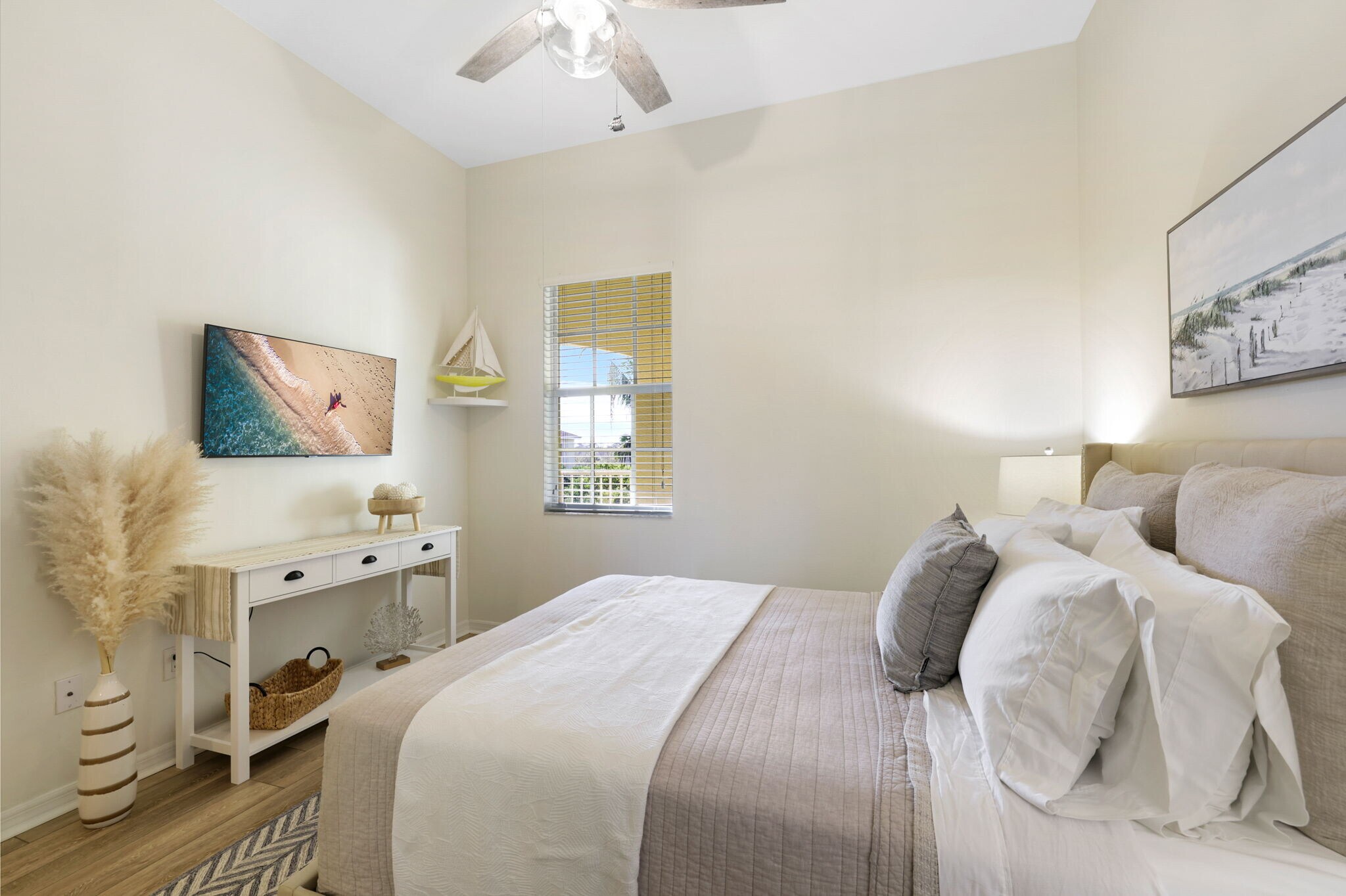 Building Photo - 1781 Four Mile Cove Pky
