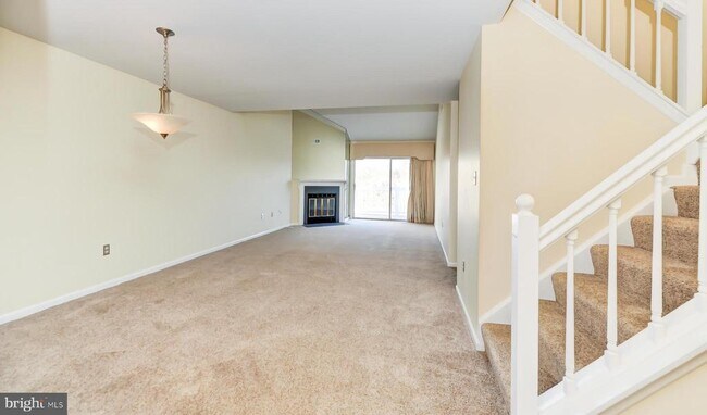 Building Photo - 2810 Yarling Ct