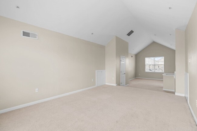 Building Photo - 2 Bed 2.5 Bath - Lakelands Townhome - Deta...