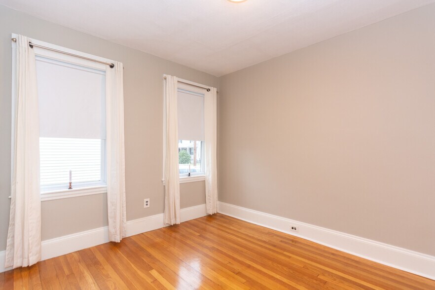 Building Photo - 39 Gould St