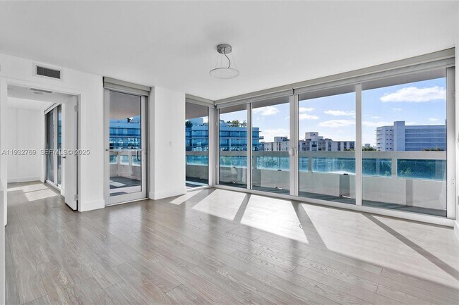 Building Photo - 1025 92nd St