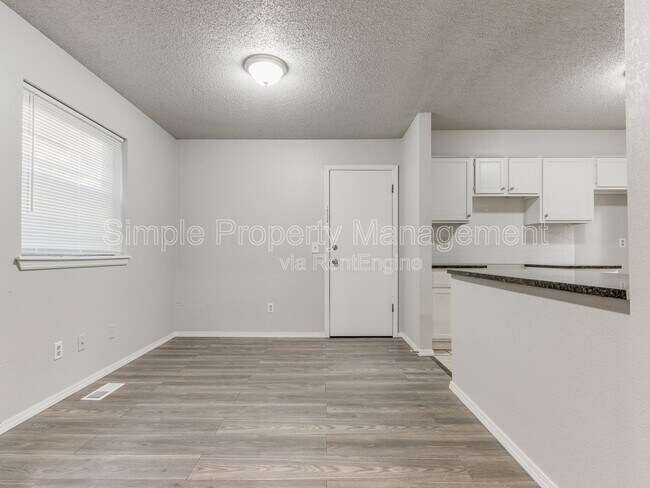 Building Photo - 8508 Candlewood Dr