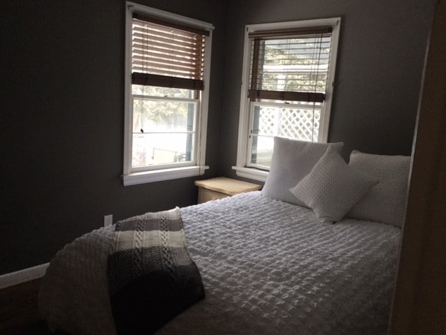 Building Photo - 1015 Forest Ave