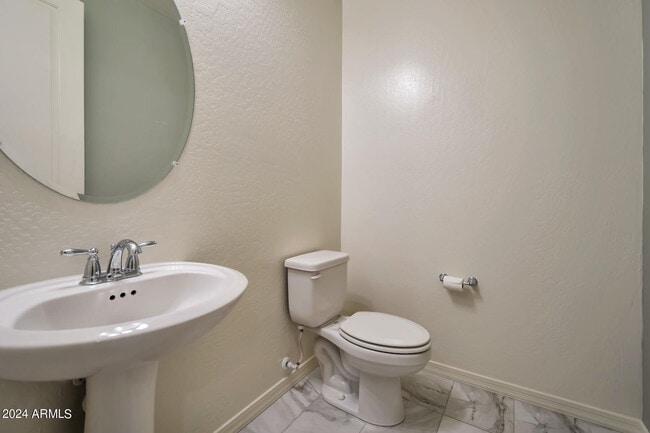 Building Photo - 5653 S Winchester