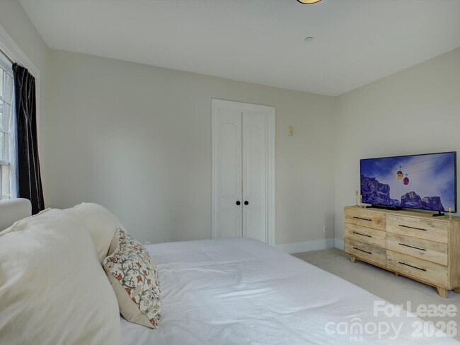 Building Photo - 3278 Park Rd