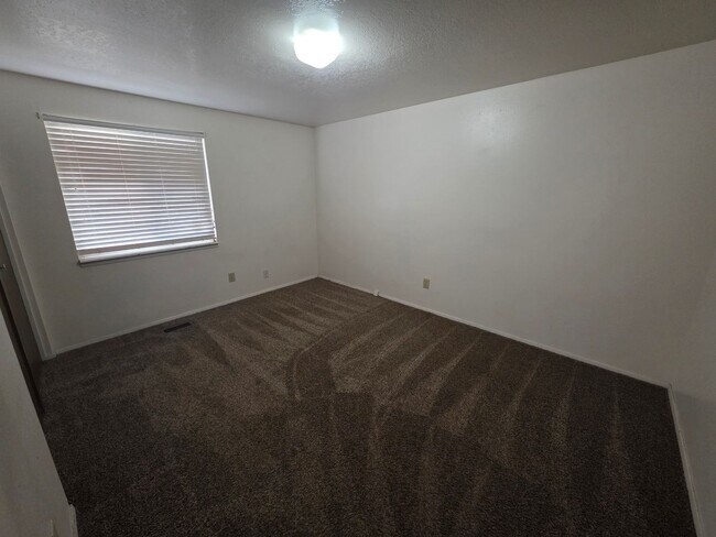 Building Photo - Duplex